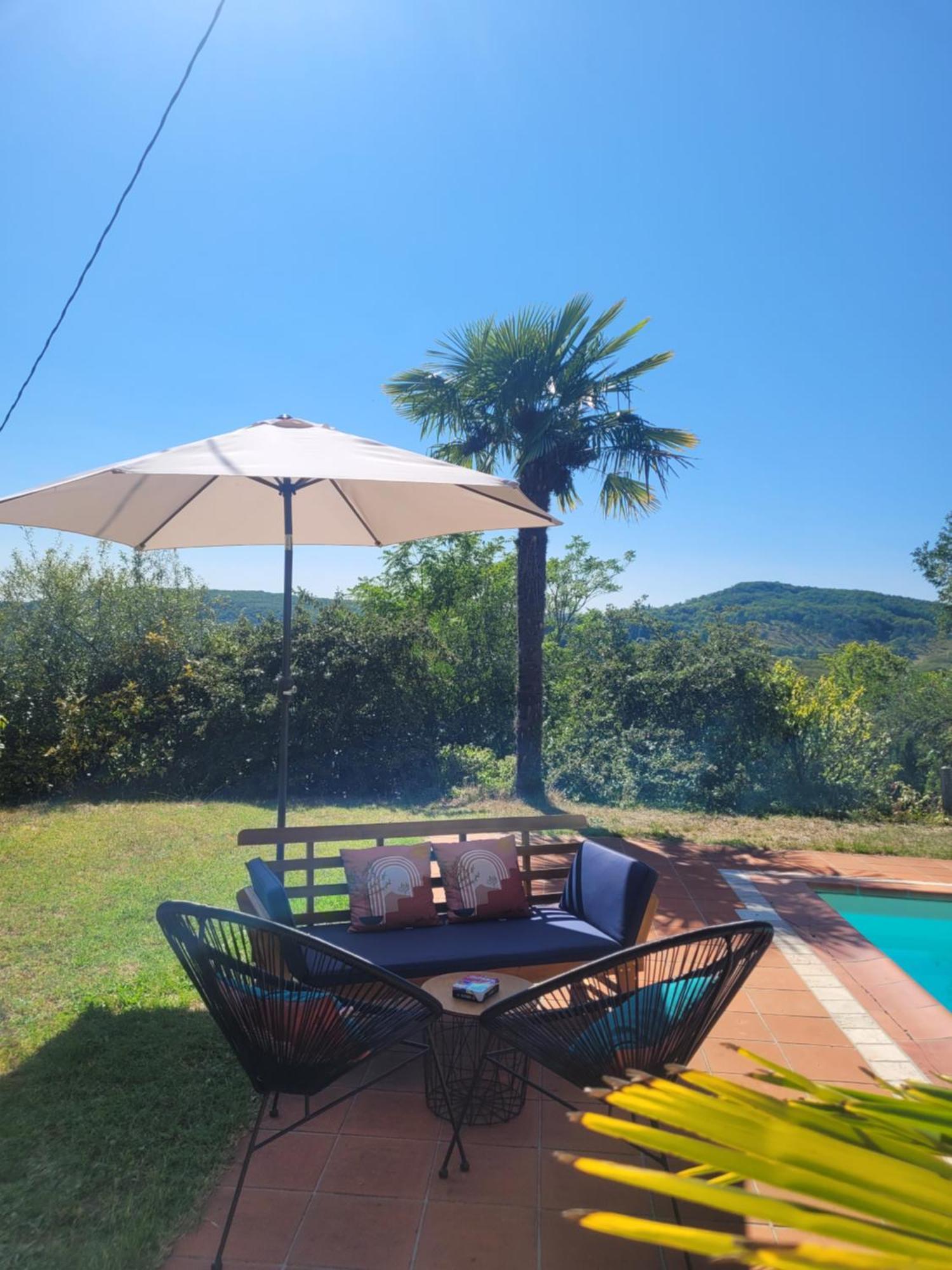 Le Baron Perche Villa แซงต์-ซีเพรียง ภายนอก รูปภาพ