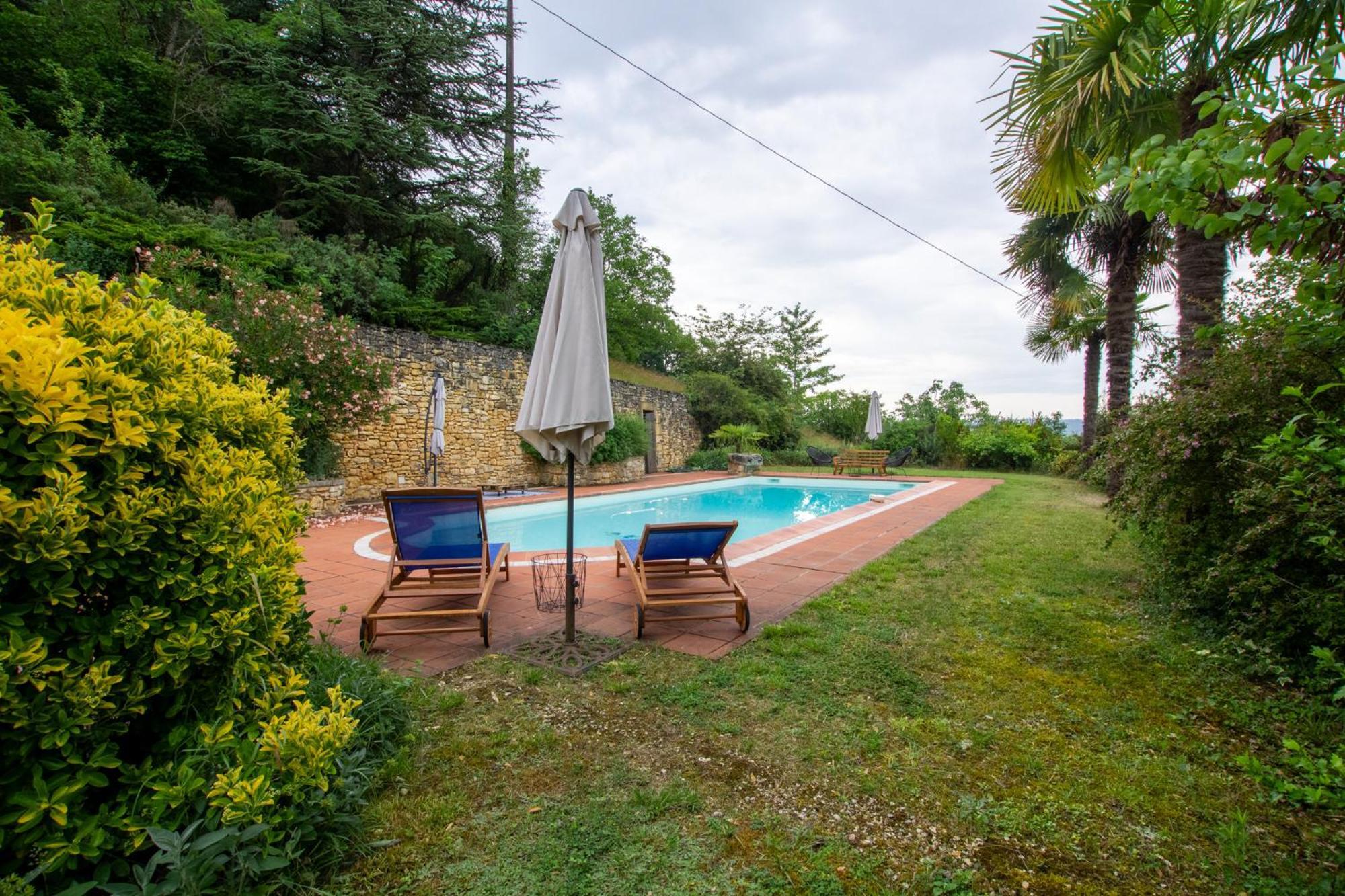 Le Baron Perche Villa แซงต์-ซีเพรียง ภายนอก รูปภาพ